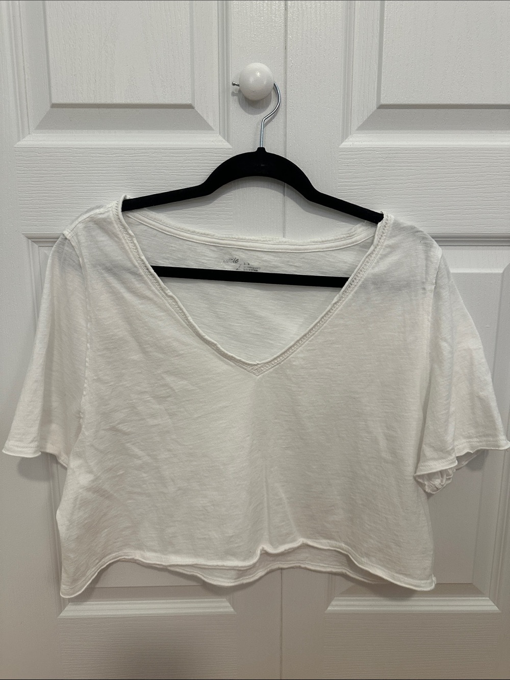 AERIE V-Neck off the shoulder women’s crop top